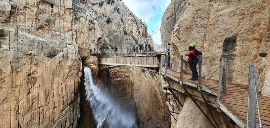 From Malaga: Caminito del Rey/White Village Tour & Tapas - Guides, group energy, and organization