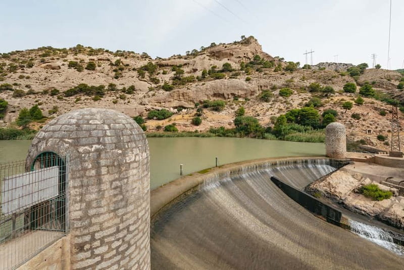 From Málaga & Costa del Sol: Caminito del Rey Guided Tour - How hard is the seven-kilometer walk?
