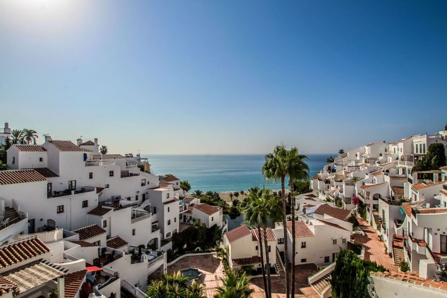 From Málaga /Costa del Sol: Trip to Nerja & Frigiliana - One hour in Frigiliana, used wisely