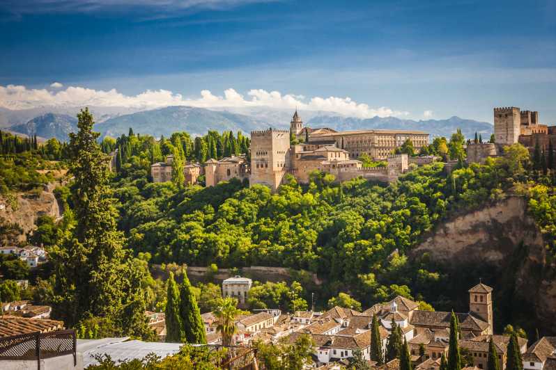 From Malaga: Day Trip to Alhambra by Bus with Entry Tickets - Entering the Alhambra with a guide