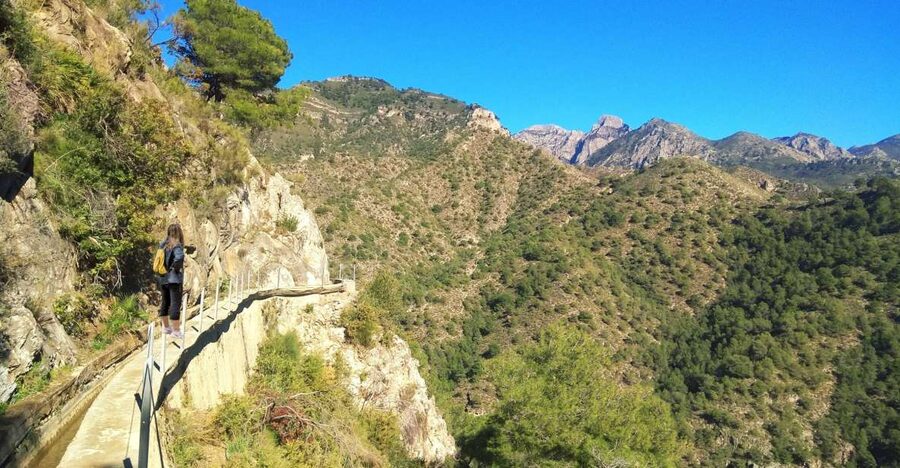 From Málaga: Frigiliana Hiking Tour with Wine & Appetizers - Key points at a glance