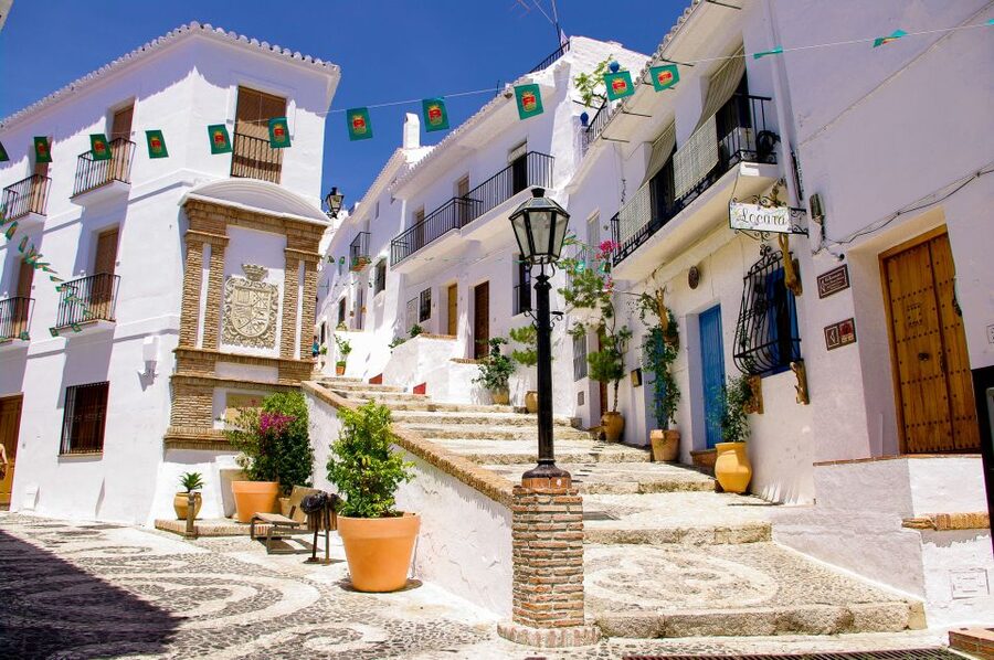 From Málaga: Frigiliana Hiking Tour with Wine & Appetizers - Timing, fitness, and what to bring