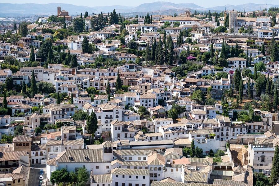 From Malaga: Granada Full-Day Trip with Alhambra - Generalife Gardens and the rhythm of the visit