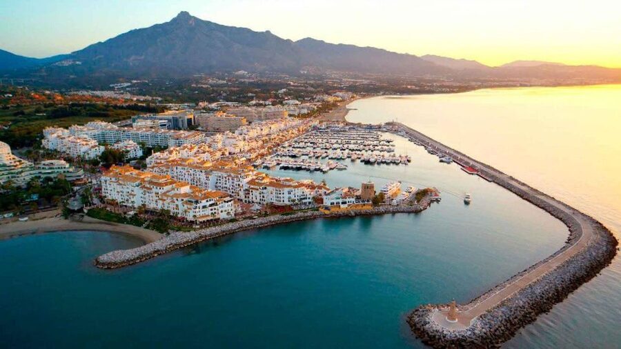 From Málaga: Marbella, Mijas y Puerto Banús Guided Tour - Price and value at $58