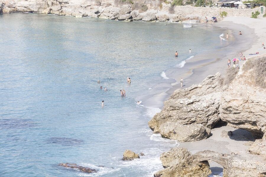 From Malaga: Nerja and Frigiliana Tour - The guide and the multilingual format