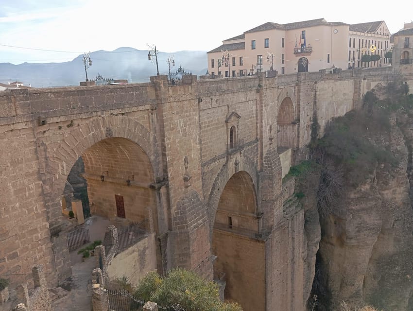 From Malaga: private tour Ronda and Setenil de las Bodegas - Language, support, and communication
