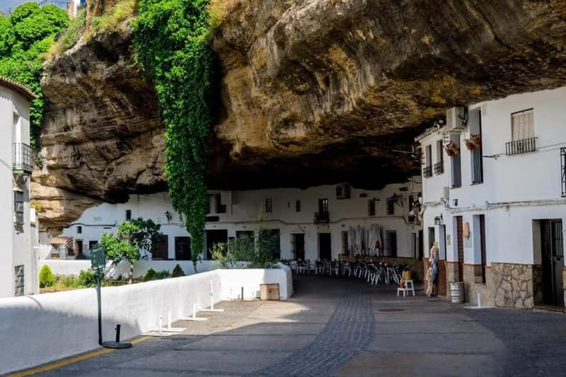 From Malaga: Ronda & Setenil de las Bodegas Guided Day Trip - Lunch and free time in Ronda