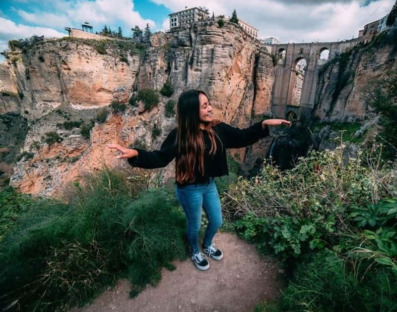 From Malaga: Ronda & Setenil de las Bodegas Guided Day Trip - Setenil de las Bodegas under the rock