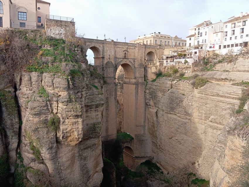 From Málaga: Ronda+Setenil de las Bodegas with Little Train - Ronda from the Alameda del Tajo to Puente Nuevo