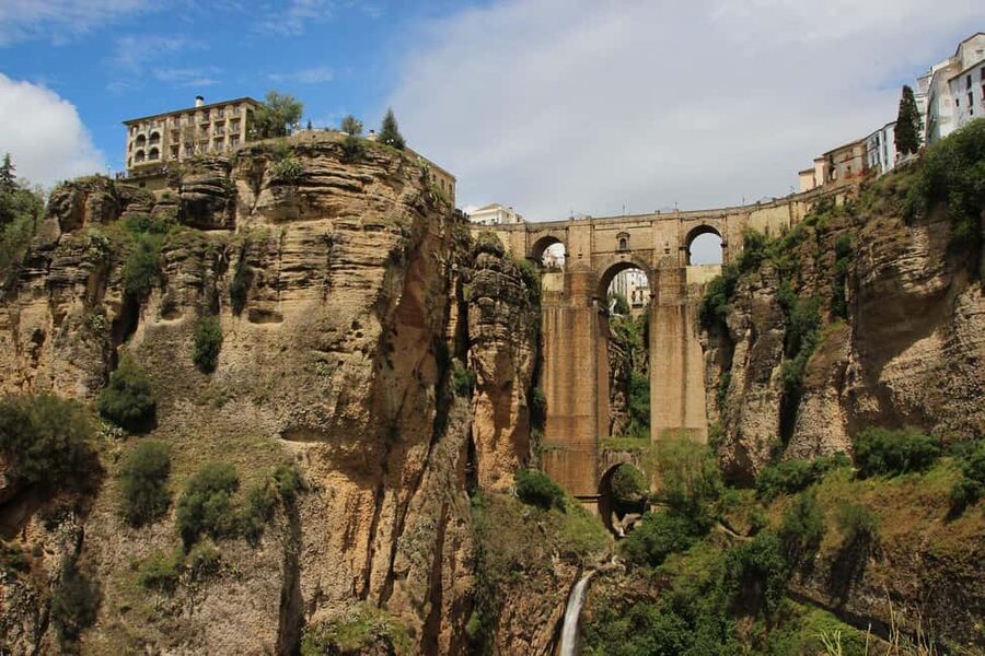 From Malaga: Ronda y Setenil de la Bodegas Day Trip by coach - Who will enjoy this tour most