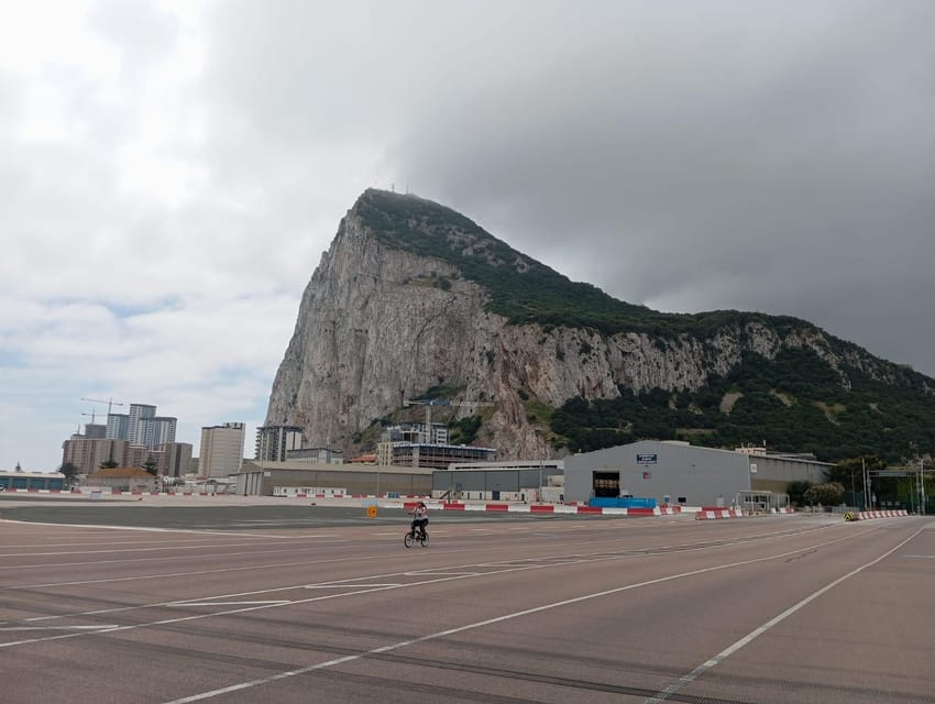 From Torremolinos: Day Trip to Gibraltar - Crossing the border into Gibraltar