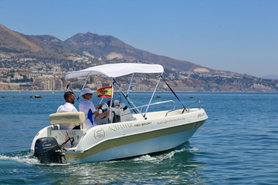 Fuengirola: 1- to 4-Hour Boat Rental - No License Needed - Taking control of a five-seat boat in Fuengirola