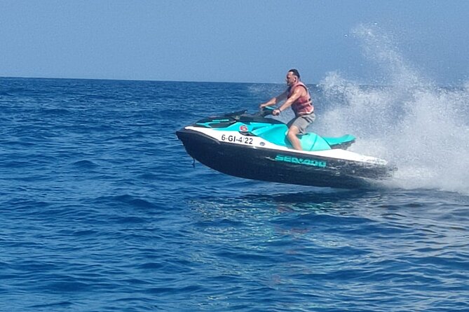 Fuengirola: Alquiler Jet ski 30 min / 1 hour - Supervised freedom rather than a fixed sightseeing route
