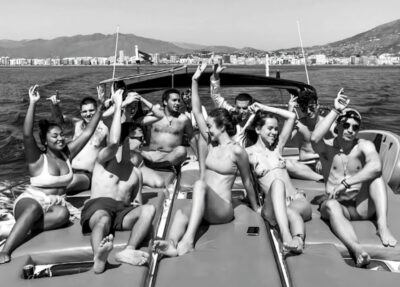 Dolphin Watching by Yacht with Snacks and Drinks