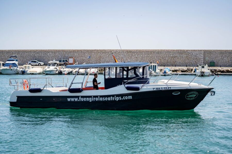 Fuengirola: Luxury Private Boat Rental With Skipper - Music, Sun, and Space for Your Group