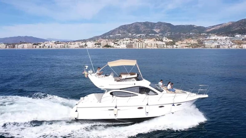 Fuengirola: Sunset Boat Tour - Cocktail Dinner & Champagne - Who will enjoy this most
