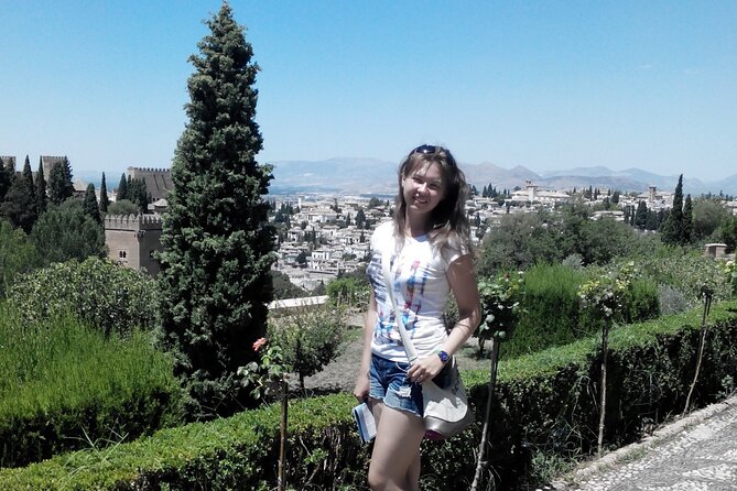 Full-Day Trip to Granada from Malaga with Private Guide - Two hours inside the Alhambra