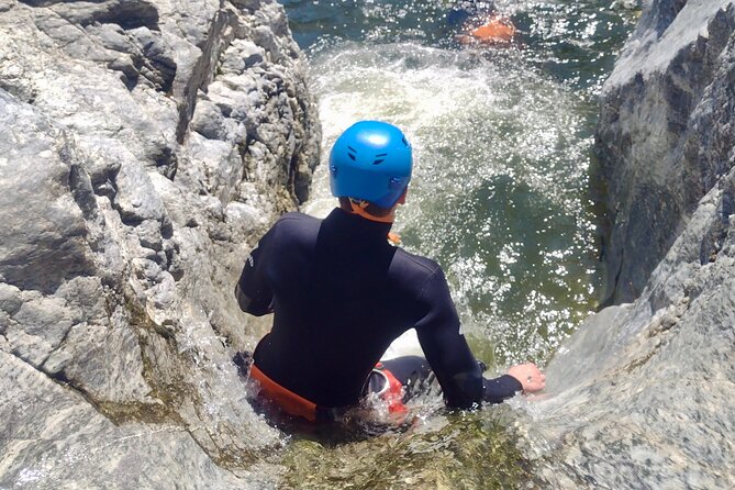 Guided Canyoning Adventure Near Marbella (Benahavís River Walk) - Choosing the jumps and the 6m rappel