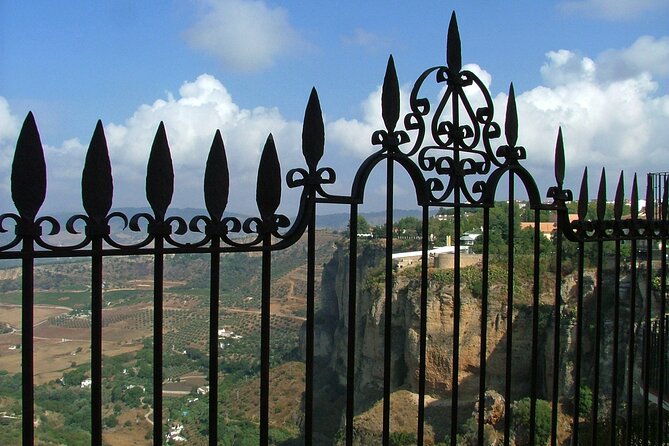 Guided tour of Ronda with an official guide - Mirador de Aldehuela and the final photo
