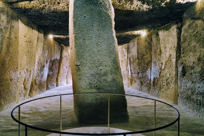 Guided tour of the Dolmens and El Torcal - Reading the stone at El Torcal de Antequera