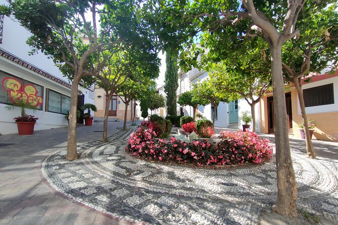 Magic Blocks in Estepona: Quest Experience - Plaza del Reloj and Plaza Begines