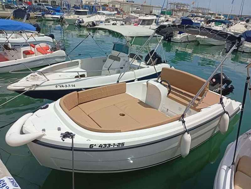 Malaga: 5-Seater Speedboat Boat Rental Without a License - Timing, late arrival, and weather