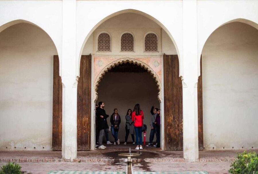 Málaga: Alcazaba and Roman Theatre Guided Tour With Entry - Key points at a glance