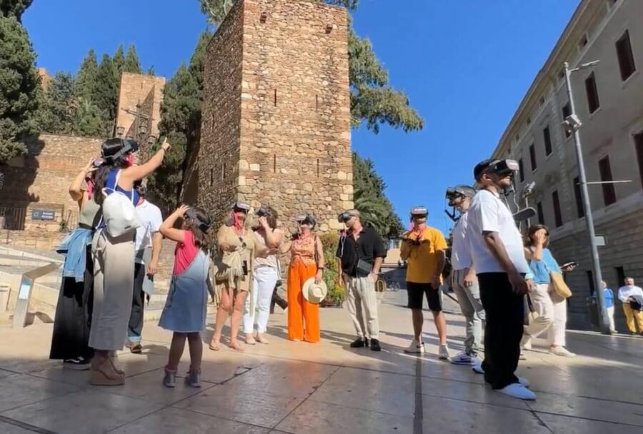 Malaga: Alcazaba, Picasso and more, walking tour with 5 VR experiences ! - The Malaga Museum stop