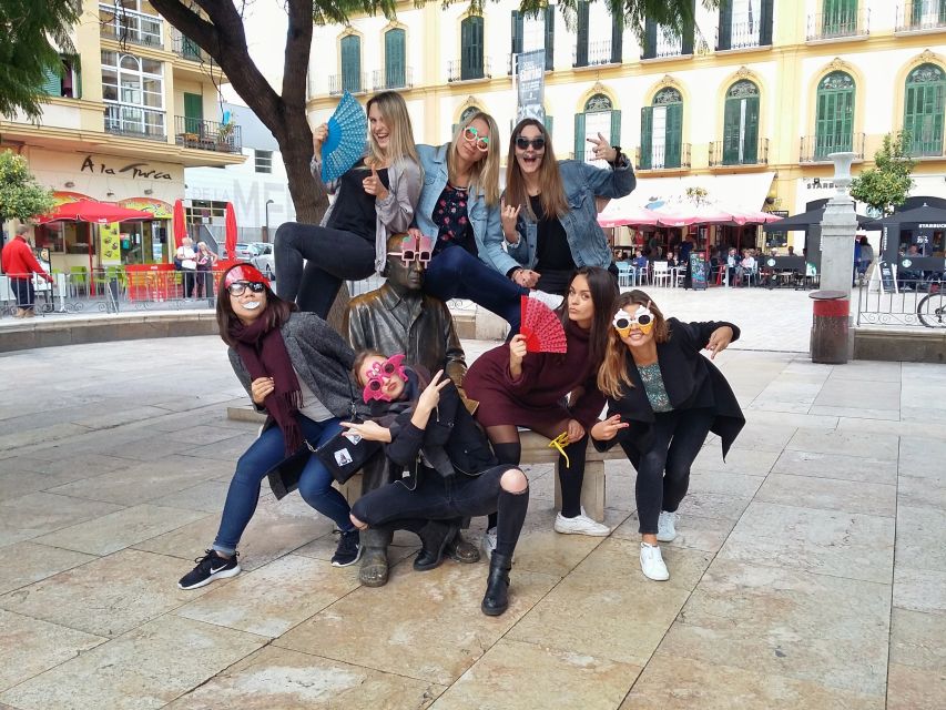 Malaga: Bachelorette Party Treasure Hunt - Snacks at Atarazanas Market