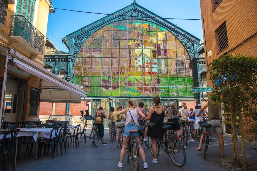 Malaga Bike Tour - Old Town, Marina & Beach - Beach promenade and Mediterranean views