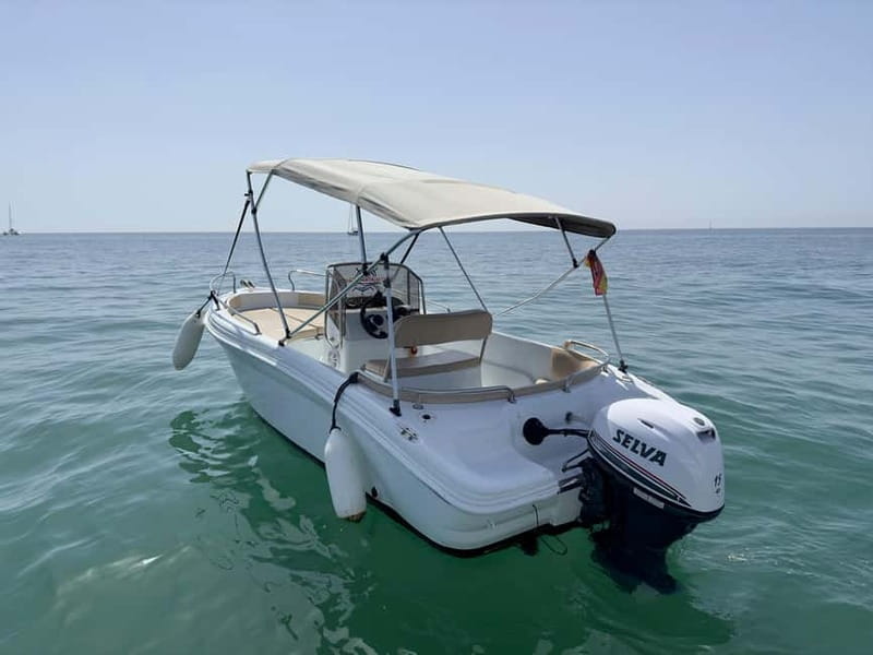 Malaga: Boat rentals without a license - Key points to know before you book