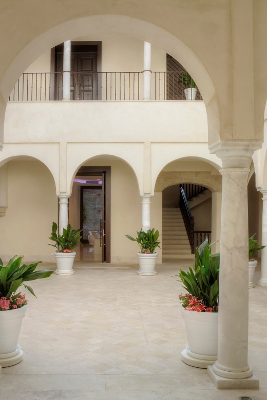 Málaga: Carmen Thyssen Museum Ticket - How long to allow and how to tour
