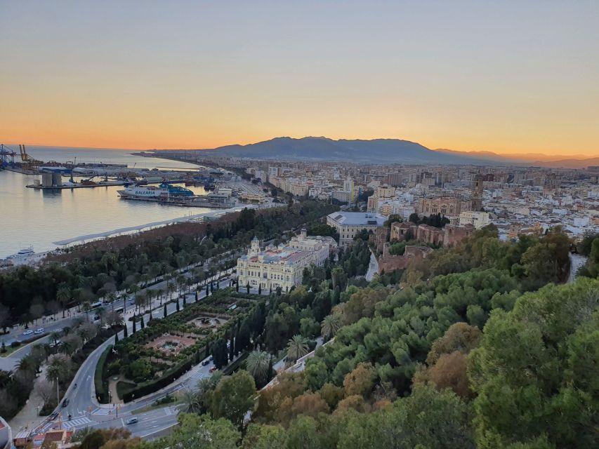 Málaga: Cathedral, Alcazaba, Roman Theater Walking Tour - What the guides add