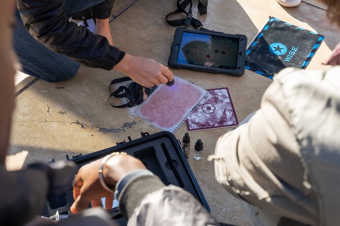 Malaga city game: Operation Mindfall - How the augmented-reality game works for a group