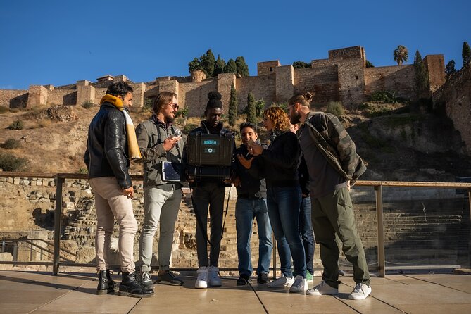 Malaga city game: Operation Mindfall - Malaga Cathedral: clues beside a major landmark