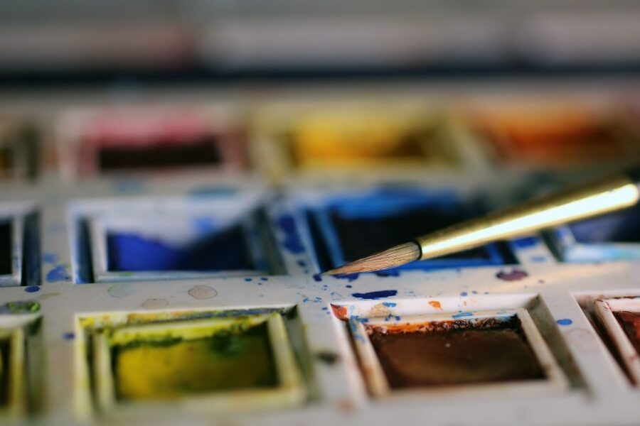 Malaga: Drawing & Painting Lesson Outdoors - A small group that suits beginners