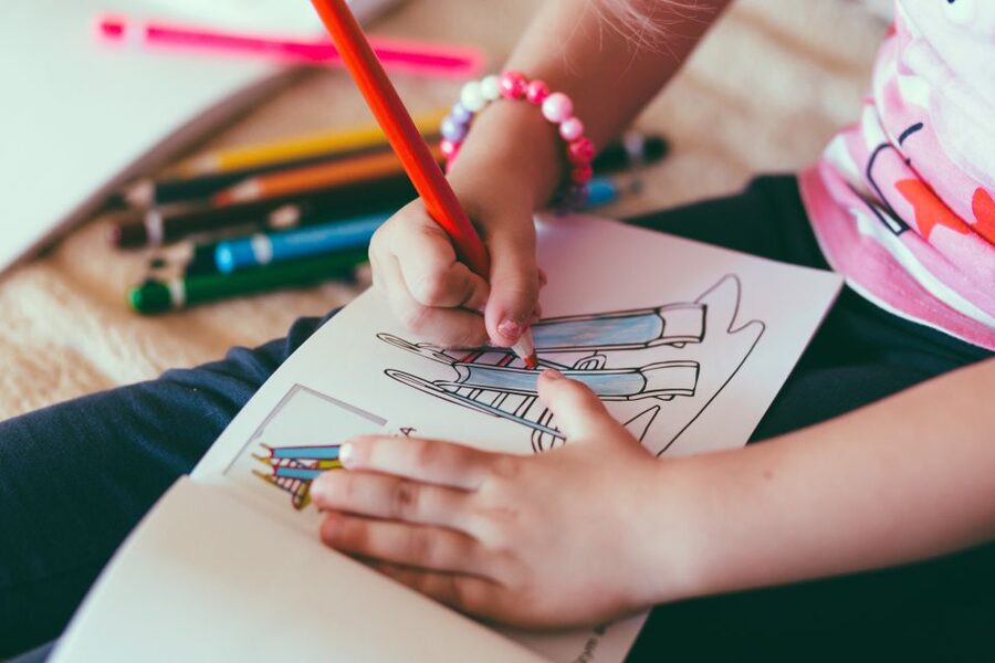 Malaga: Drawing & Painting Lesson Outdoors - Booking flexibility and practical details