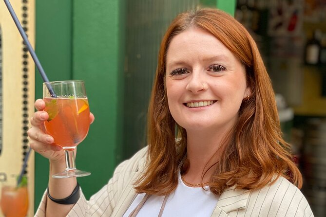 Málaga Evening Tapas Crawl Tour by Food Lover Tour - Why the small group helps