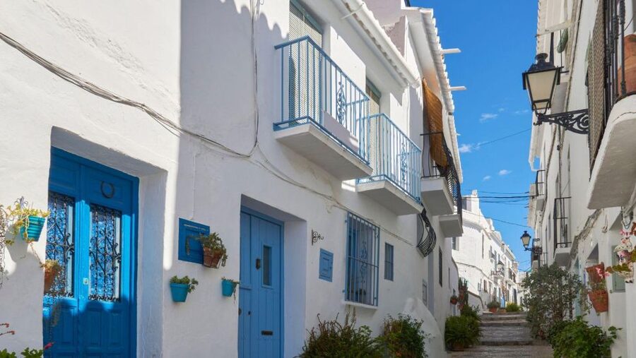 Malaga: Frigiliana & Nerja Tour with Local Product Tastings - Key points at a glance