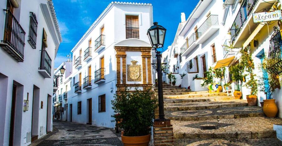 Malaga: Frigiliana & Nerja Tour with Local Product Tastings - Frigiliana, two hours among whitewashed lanes