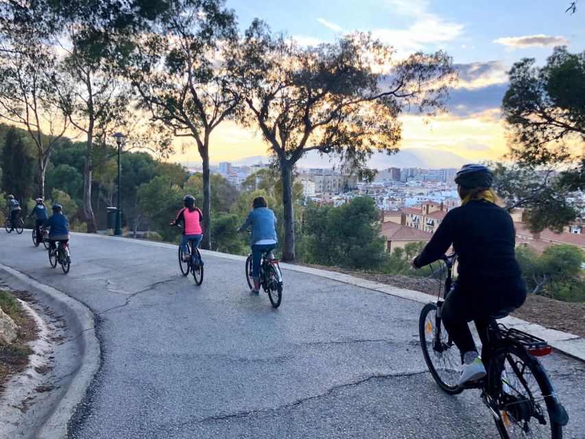 Malaga: Guided E-Bike Tour - From Calle Casas de Campos into central Málaga