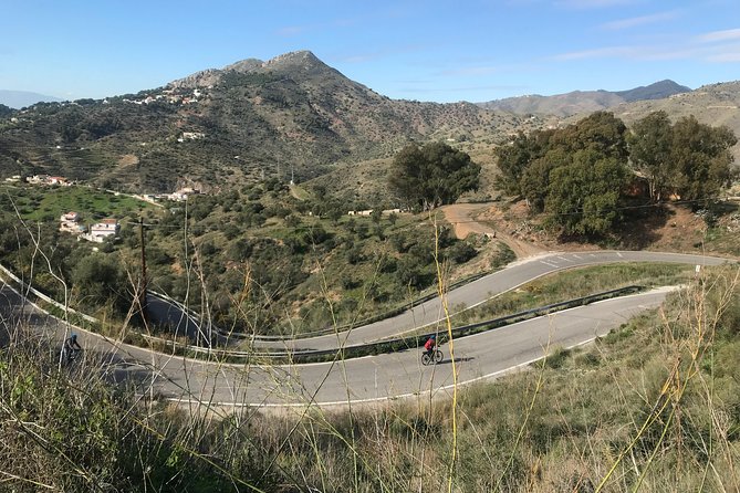 Malaga Highest Peak E-Bike Tour: White Village Olias and El Palo - The descent and Malaga’s oldest fishing village