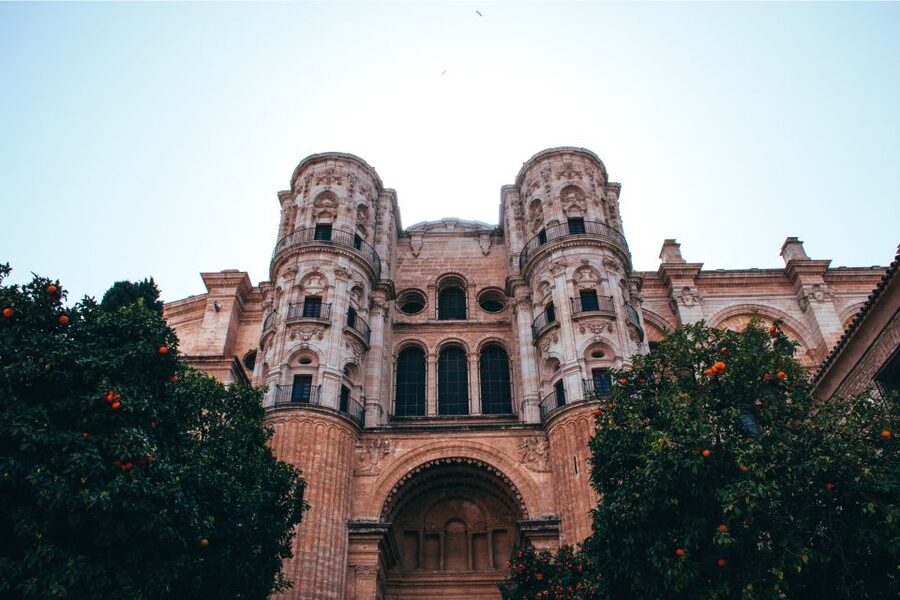 Málaga: Highlights, Old Town & Viewpoint Walking Tour - Church of Santiago and Málaga’s older street plan