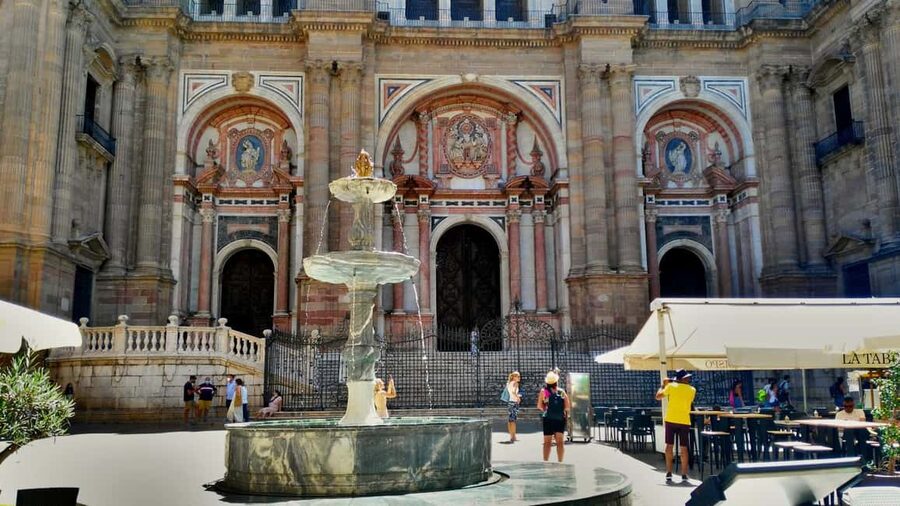 Málaga: Historic Center Tour with Local Guide - Who should book this walk?