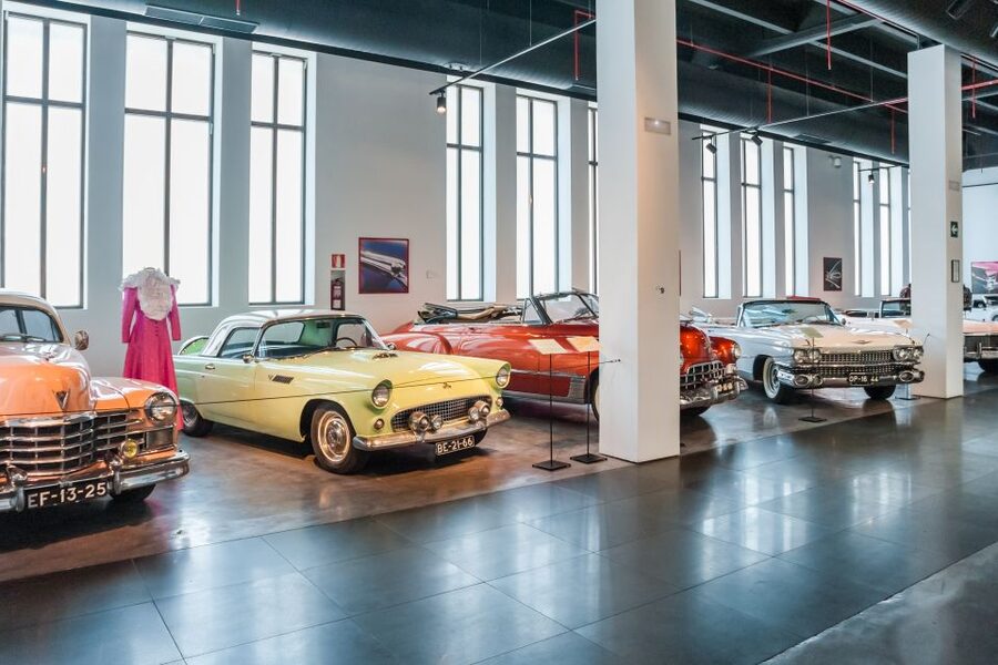 Málaga: Museo del Automóvil y la Moda Ticket - La Tabacalera gives the museum a memorable setting