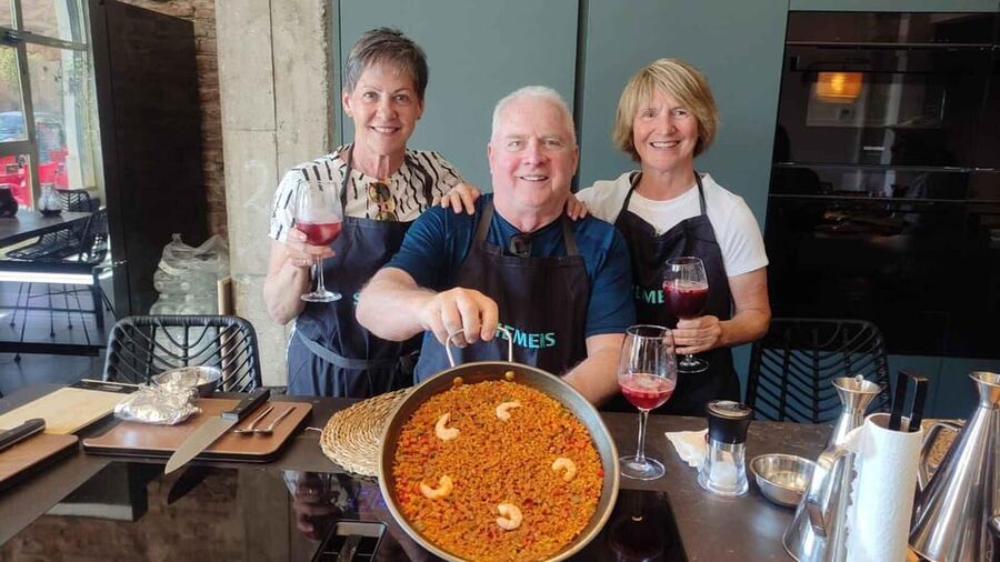 Málaga: Paella and Sangria Cooking Class with Market Visit - Olive oil tasting before the aprons go on
