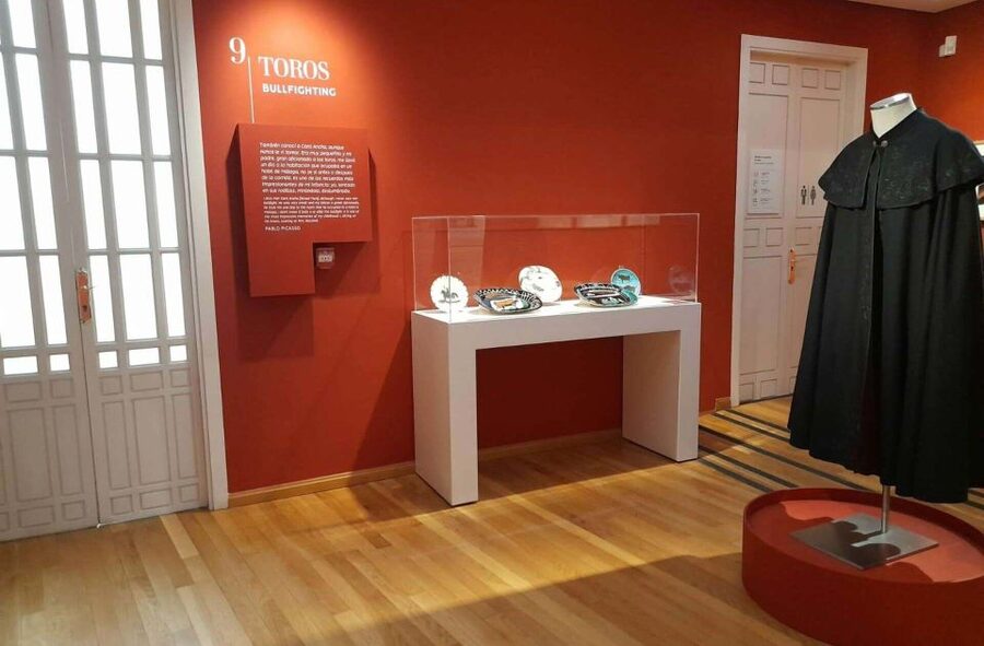 Málaga: Picasso Birthplace Museum Ticket & City Audio Guide - Following Picasso to the Church of Santiago