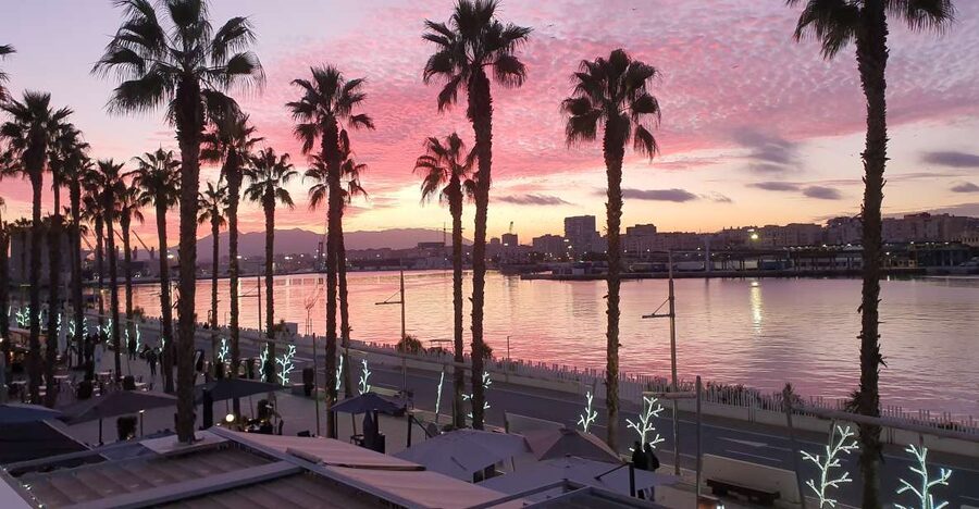 Malaga: Private Bike Rental - A self-guided route through the historic center