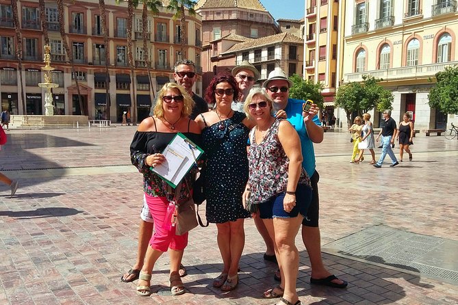 Málaga: Private Sightseeing Treasure Hunt - How the Málaga treasure hunt works