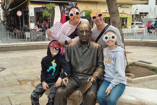 Málaga: Private Sightseeing Treasure Hunt - Starting at Plaza de la Constitución